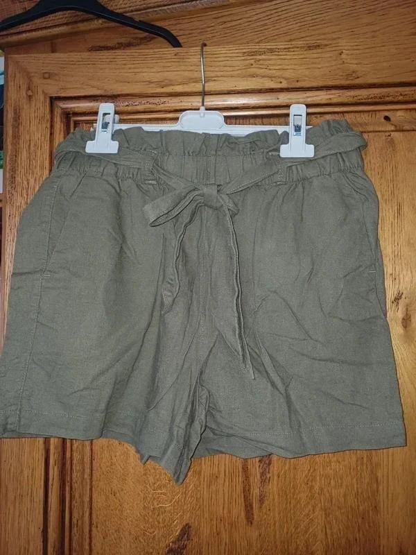 Short kaki de lin marca JDY tamanho 38 novo – photo 2